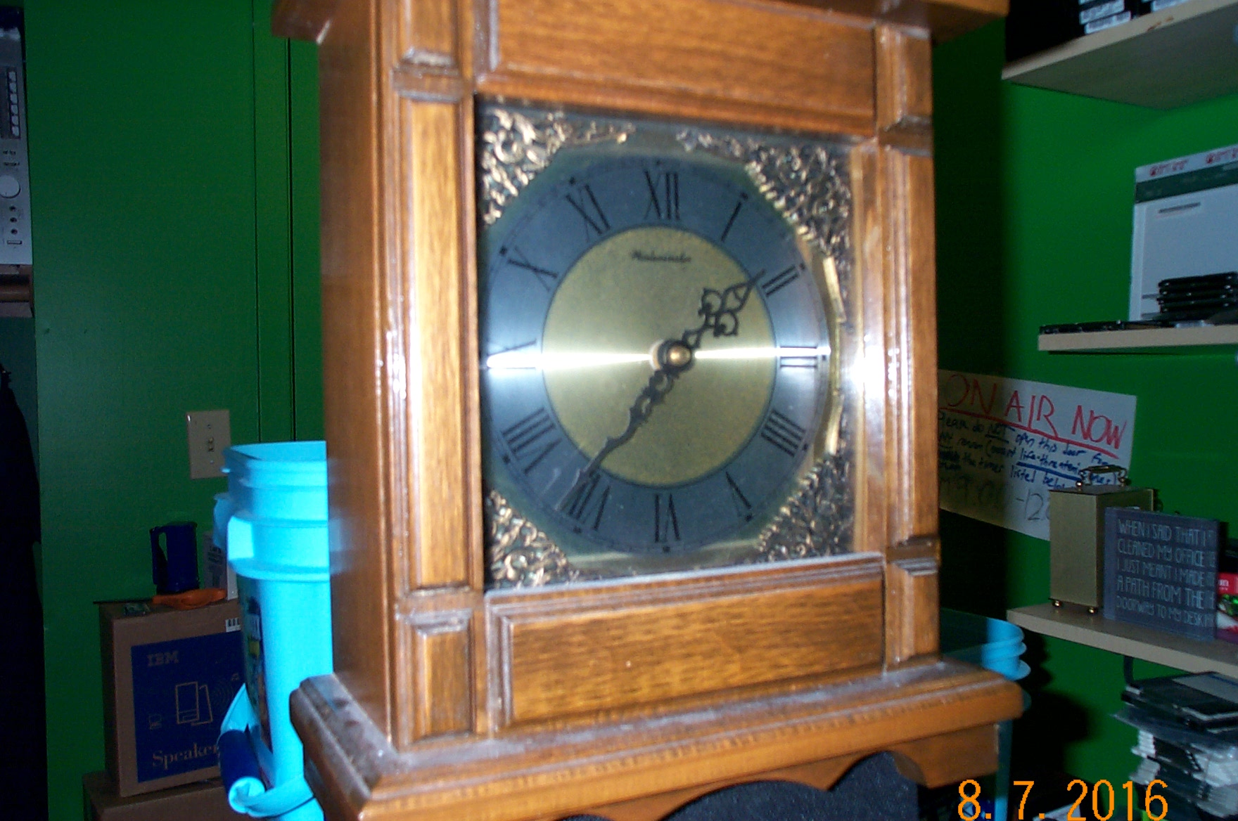 Mantle clock