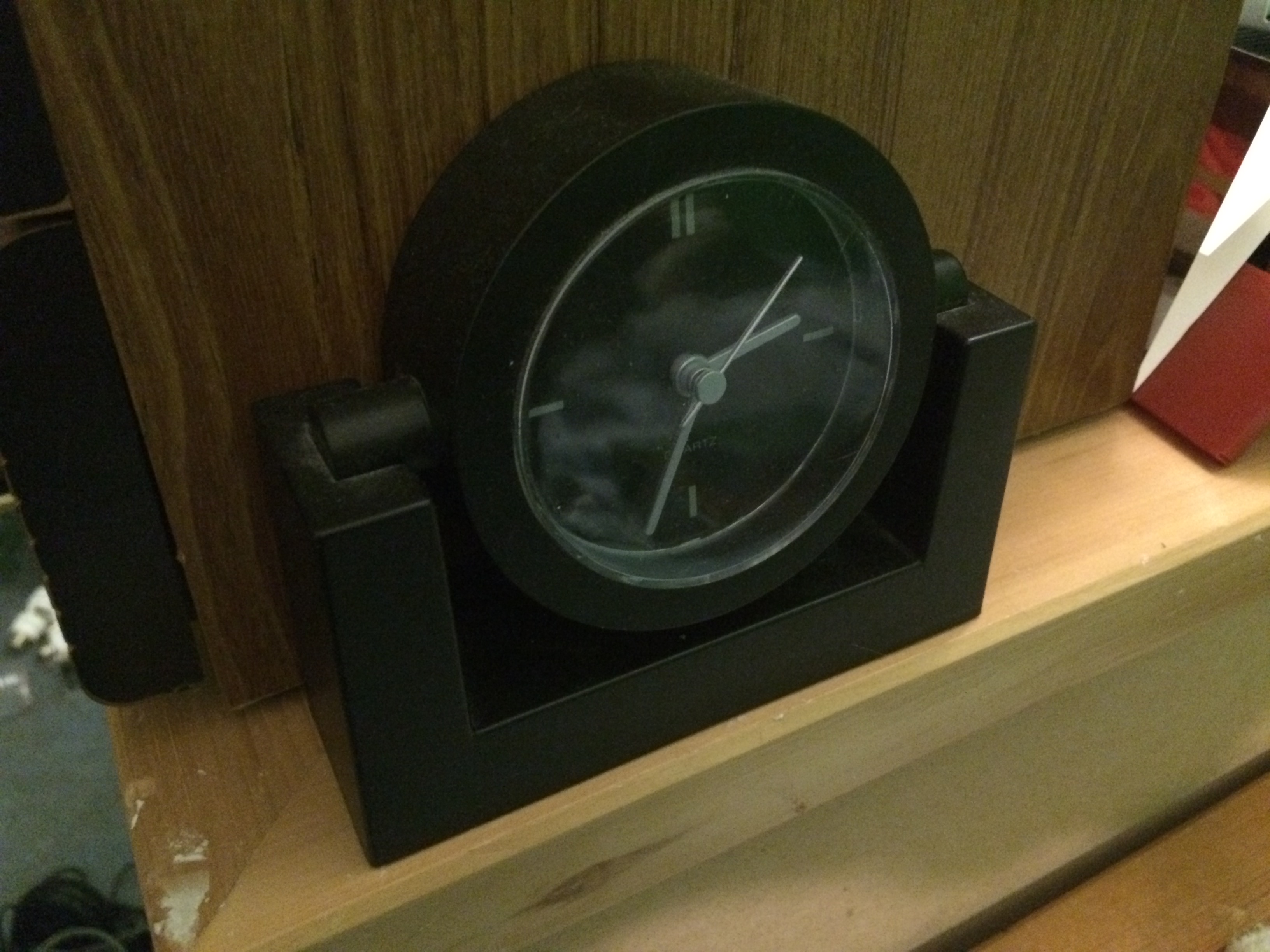Cheap battery operated clock