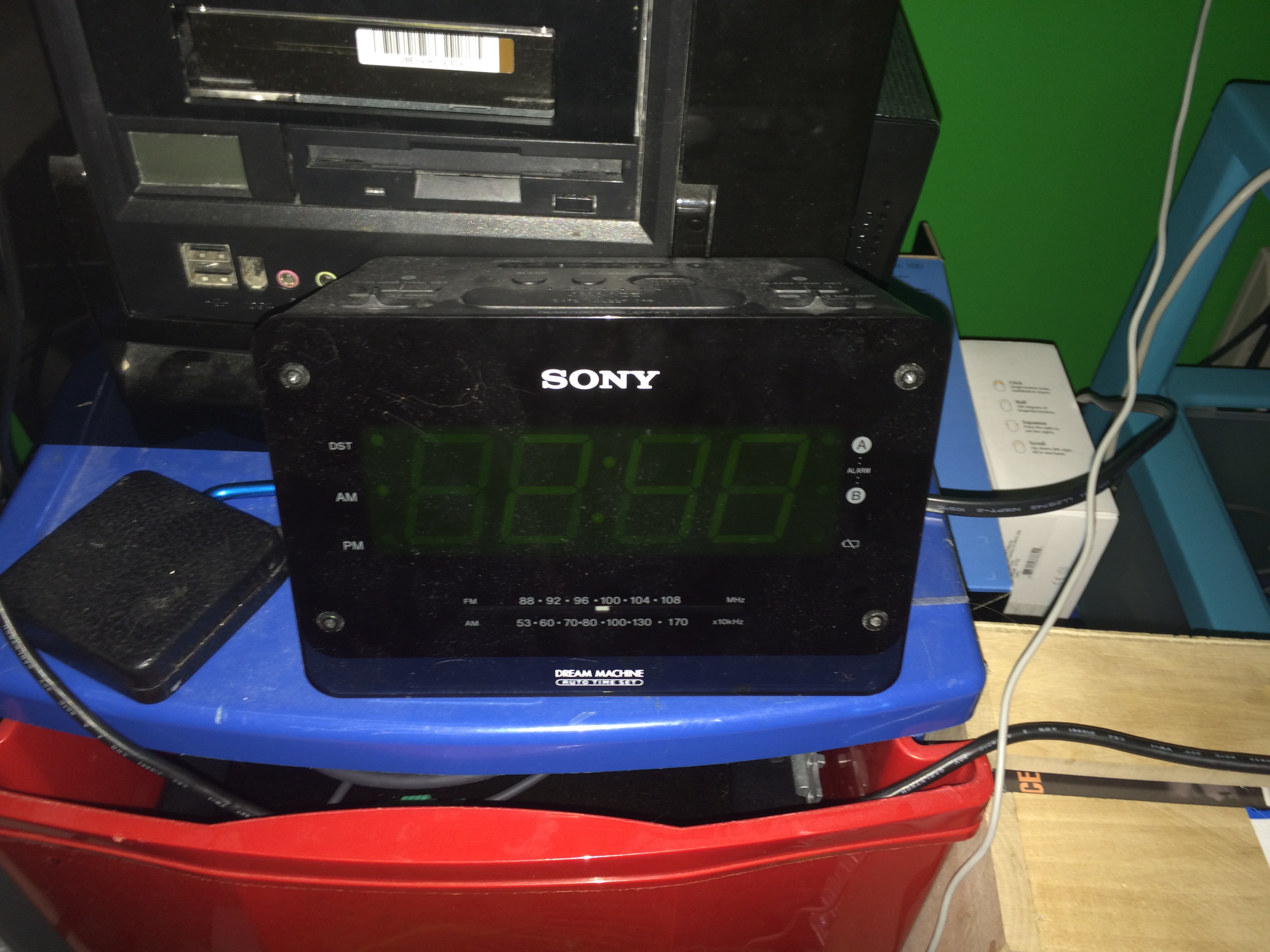 Sony Dream Machine ICF-C414
